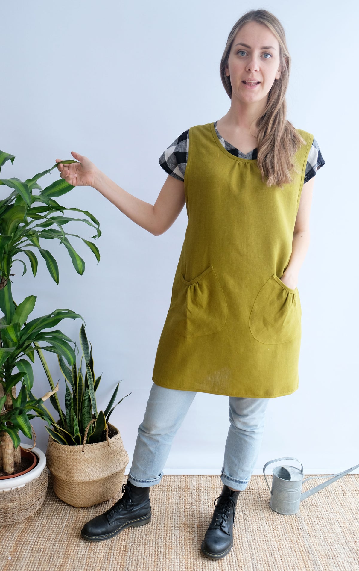 Cross Back Apron - Green